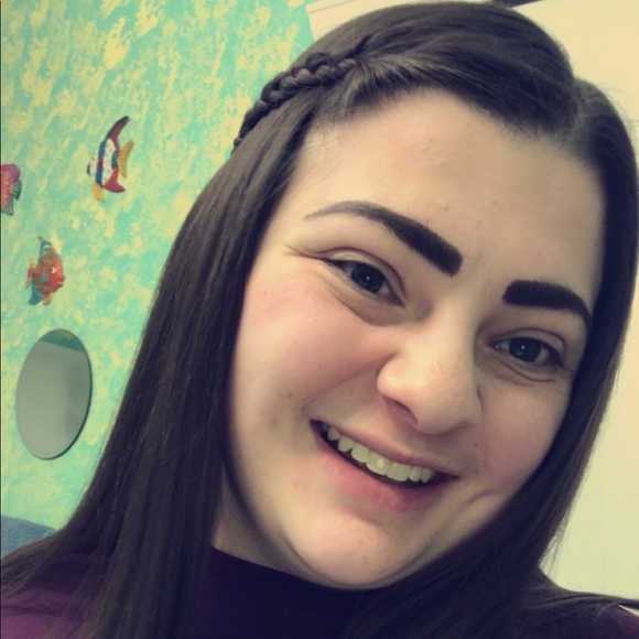 Meet your Posher, Hailey - Picture 2 of 2